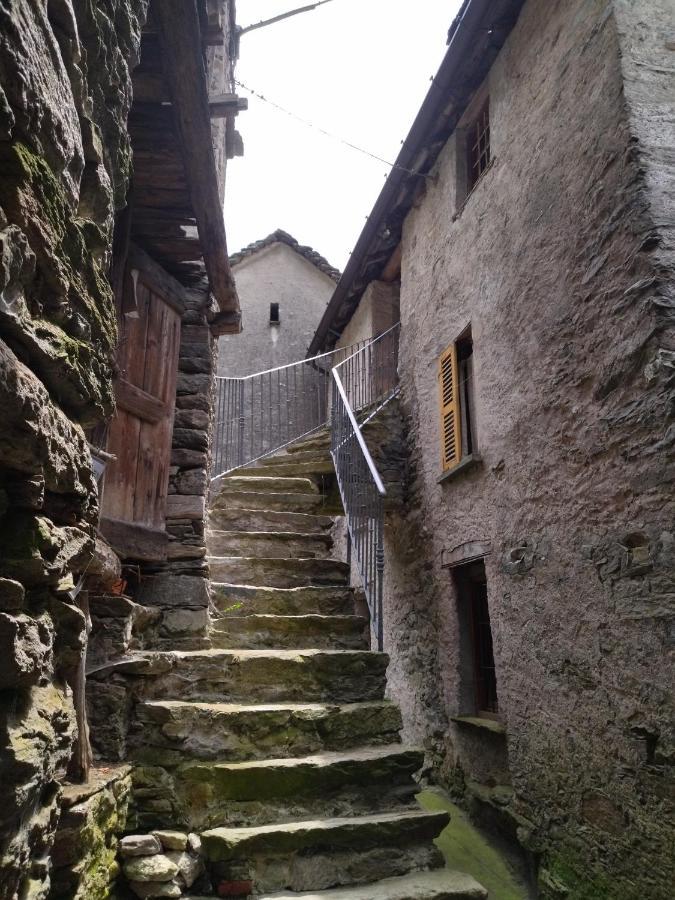 Il Fiume Di Fianco. Appartamento Alta Valsesia Mollia Exterior foto